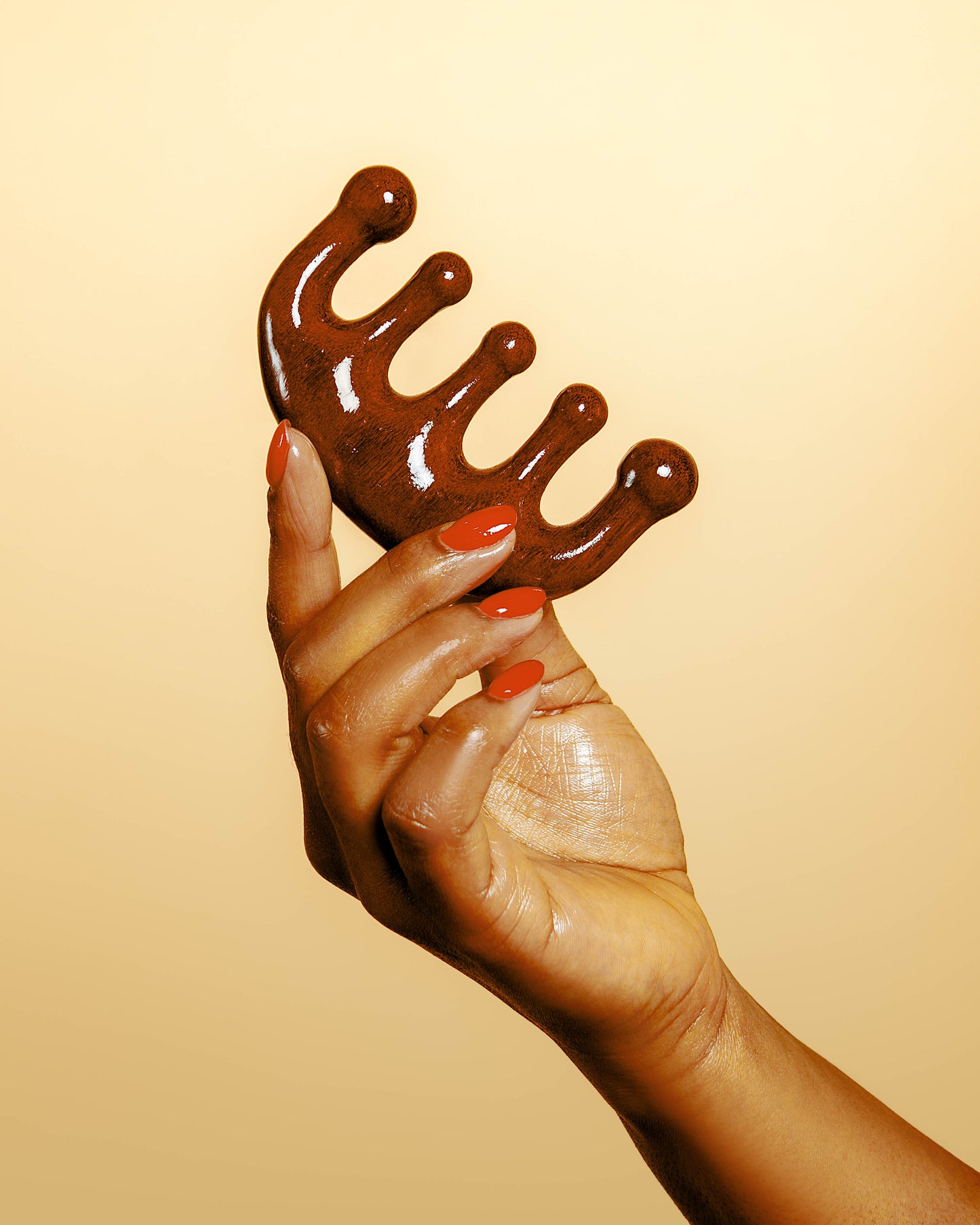 SCALP MASSAGER